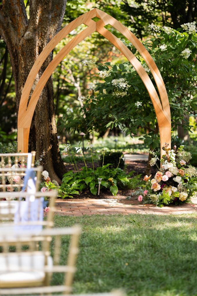 Taft Museum of Art outdoor wedding ceremony site